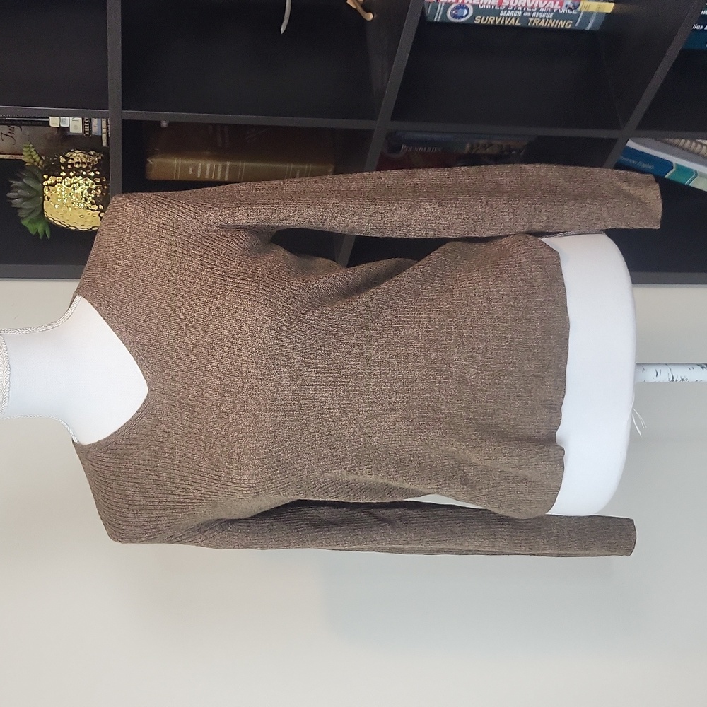 VALERIE by VALERIE STEVENS Brown Ribbed Extra Fine Merino Wool V-neck Sweater